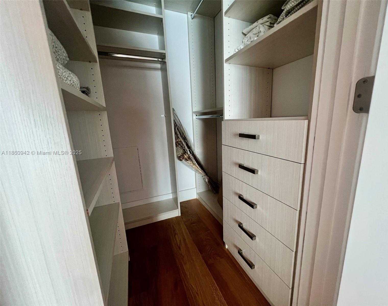 Small Image of 3801 COLLINS AVE #705, Miami Beach Number 17