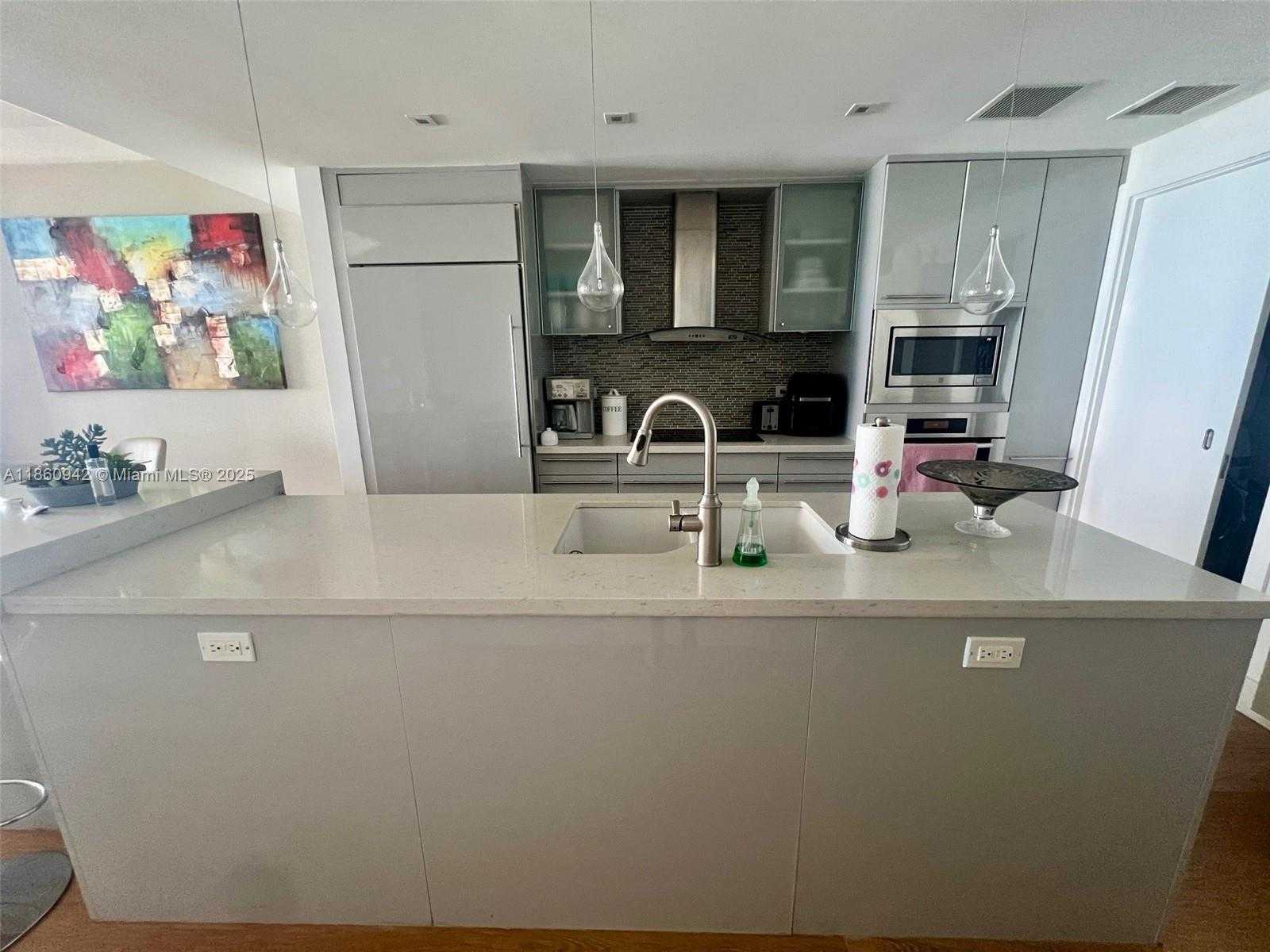 Small Image of 3801 COLLINS AVE #705, Miami Beach Number 6