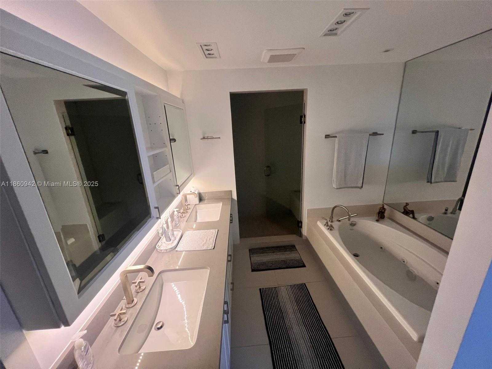 Small Image of 3801 COLLINS AVE #705, Miami Beach Number 9