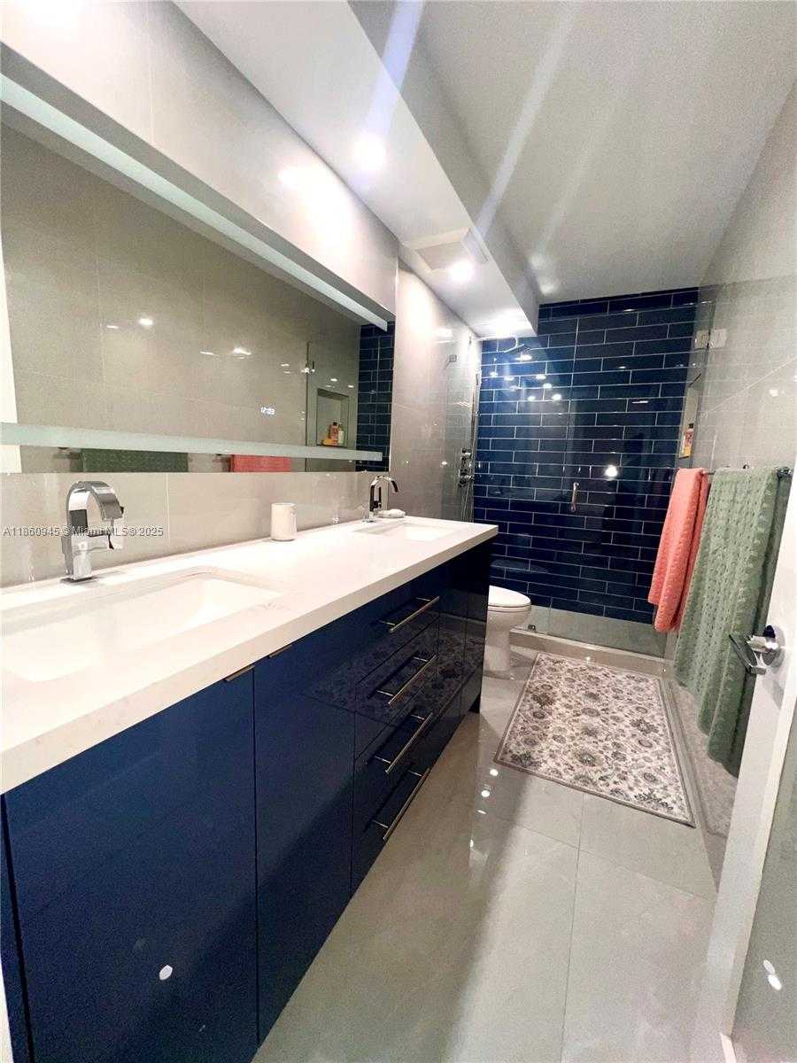 Small Image of 100 BAYVIEW DR #1524, Sunny Isles Beach Number 11