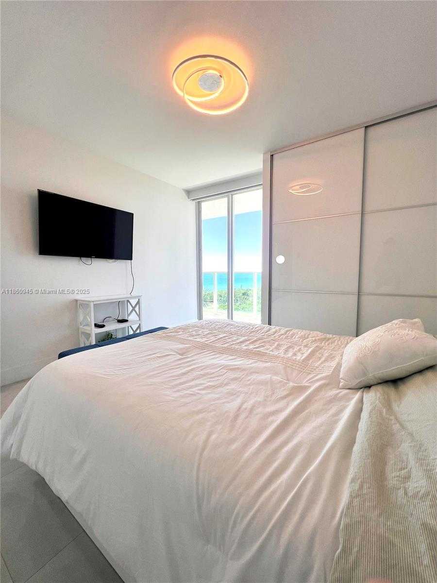 Small Image of 100 BAYVIEW DR #1524, Sunny Isles Beach Number 16