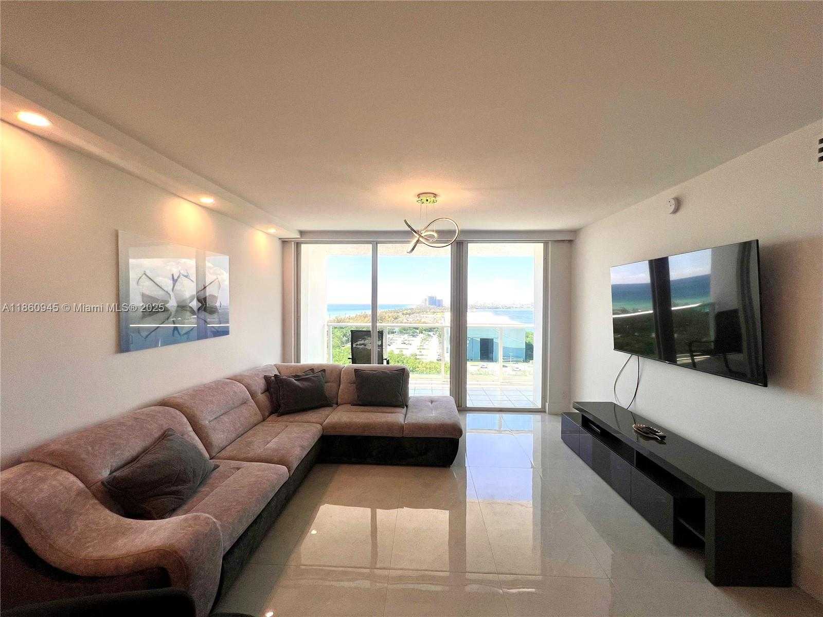 Small Image of 100 BAYVIEW DR #1524, Sunny Isles Beach Number 27