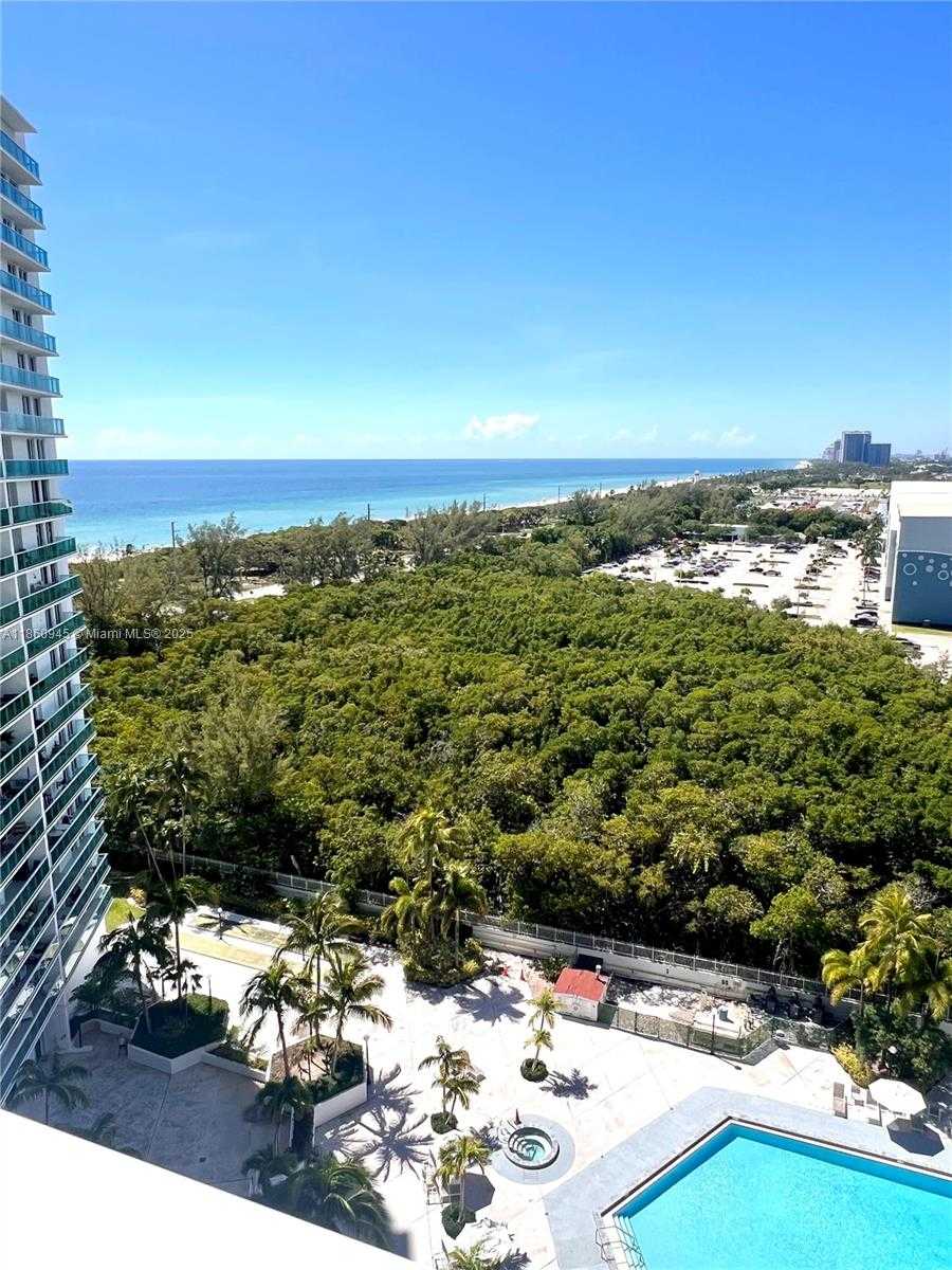 Small Image of 100 BAYVIEW DR #1524, Sunny Isles Beach Number 5