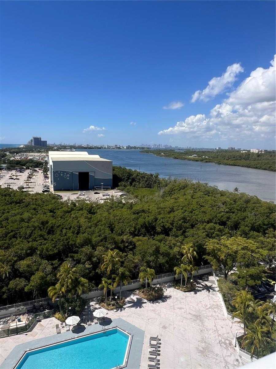 Small Image of 100 BAYVIEW DR #1524, Sunny Isles Beach Number 6