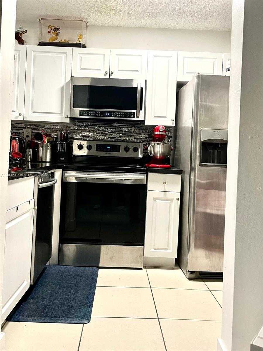 Small Image of 14020 SOUTH WEST 91ST TER #14020, Miami Number 13