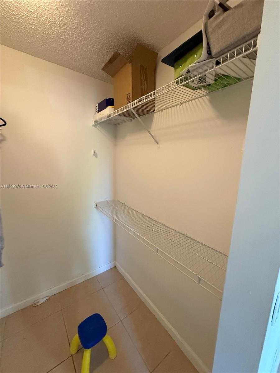 Small Image of 18348 NORTH WEST 68TH AVE #G, Hialeah Number 12