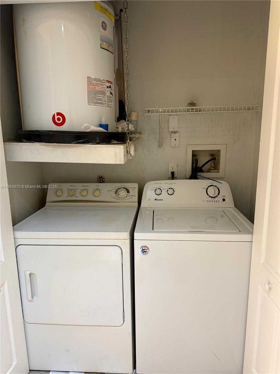 Small Image of 18348 NORTH WEST 68TH AVE #G, Hialeah Number 15