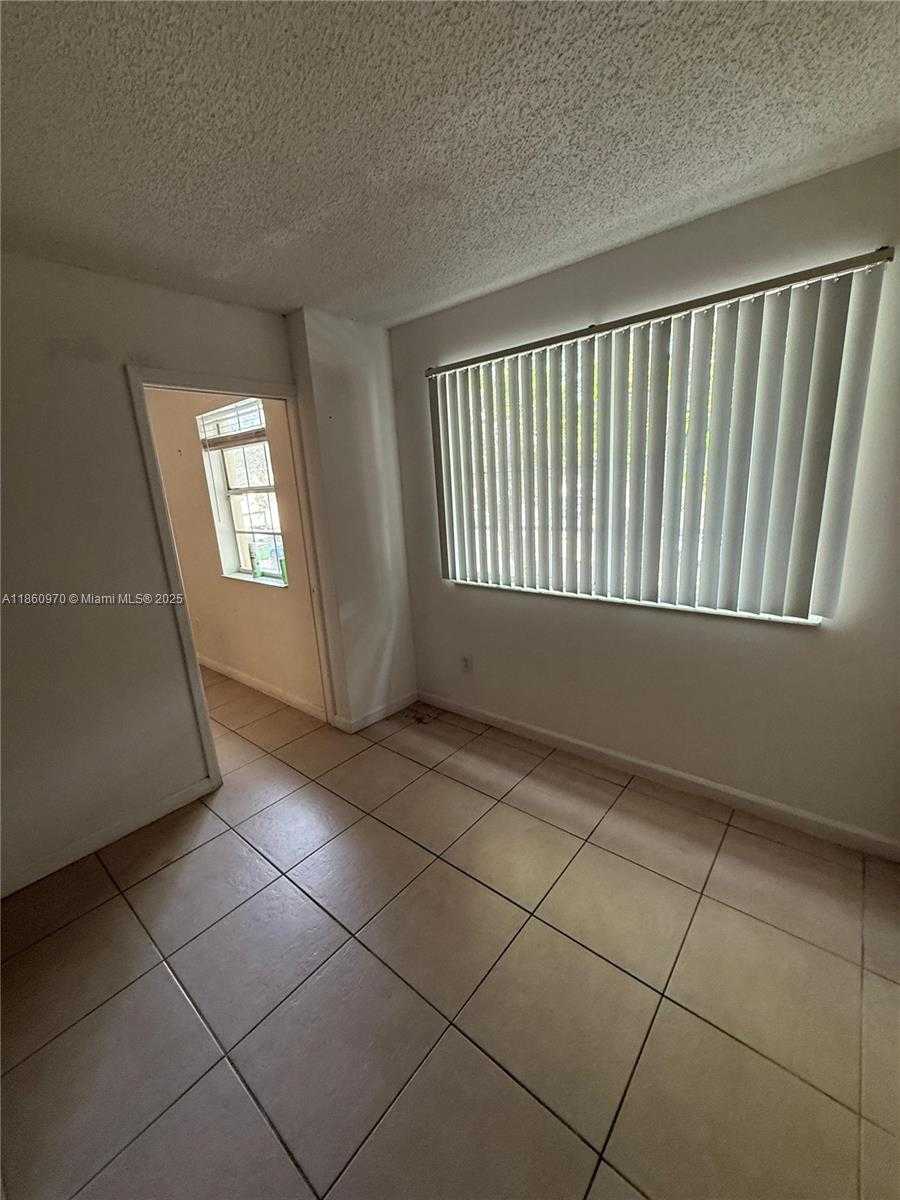 Small Image of 18348 NORTH WEST 68TH AVE #G, Hialeah Number 6