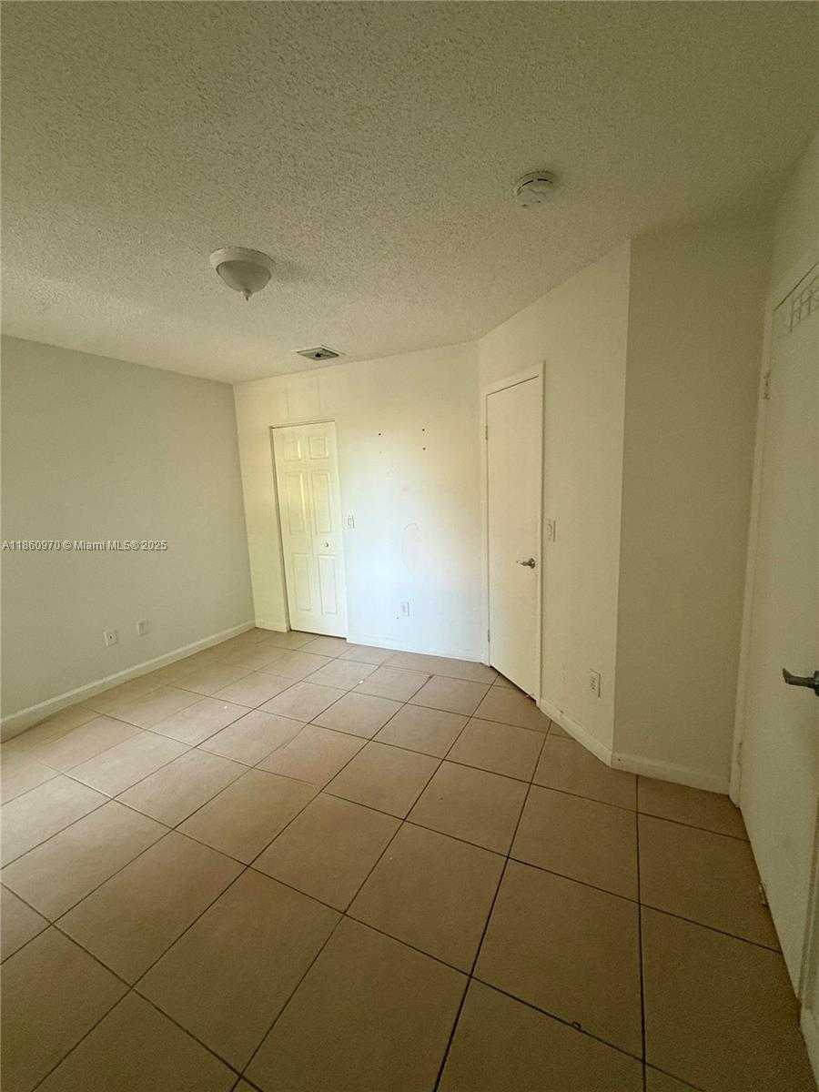 Small Image of 18348 NORTH WEST 68TH AVE #G, Hialeah Number 8