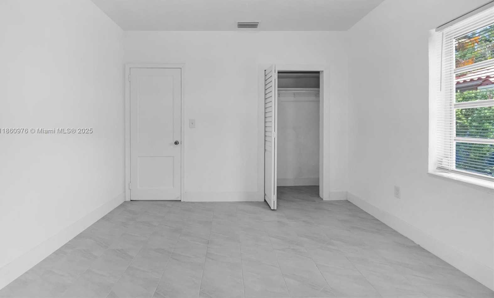 Small Image of 1107 EL RADO ST, Coral Gables Number 10