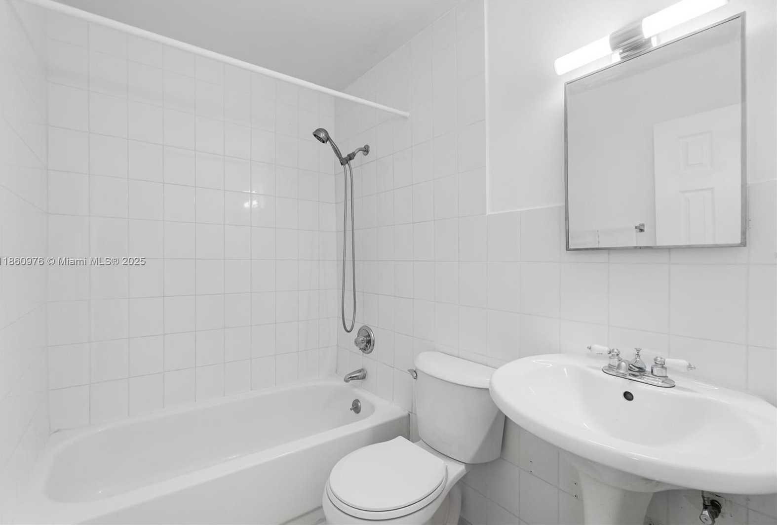Small Image of 1107 EL RADO ST, Coral Gables Number 16