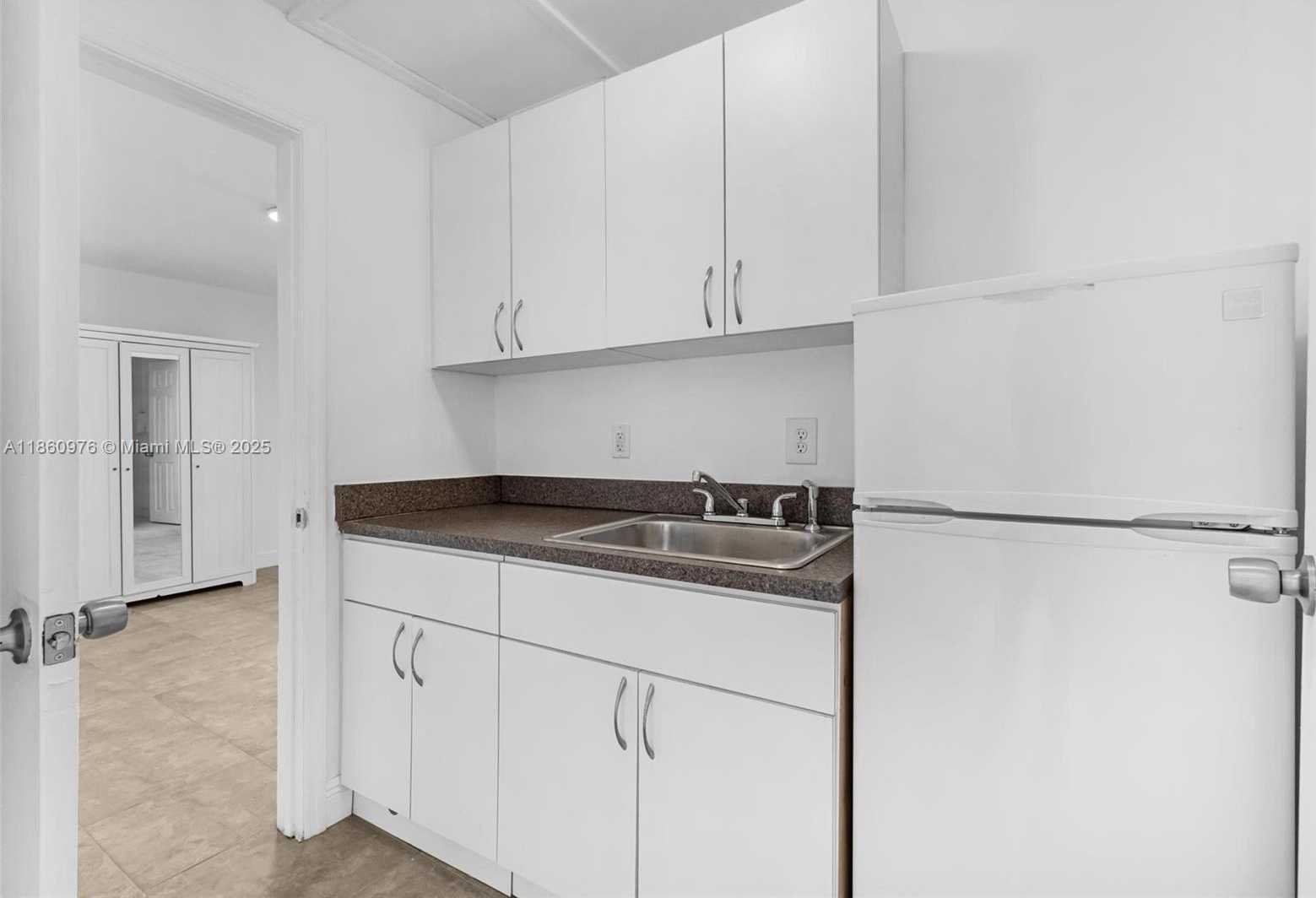 Small Image of 1107 EL RADO ST, Coral Gables Number 18