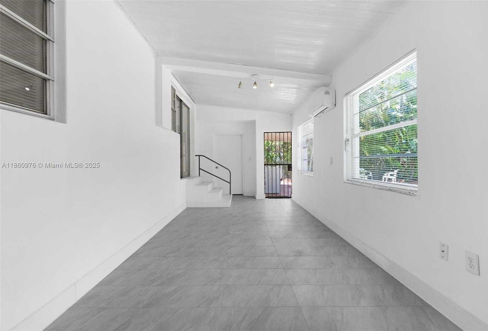 Small Image of 1107 EL RADO ST, Coral Gables Number 19