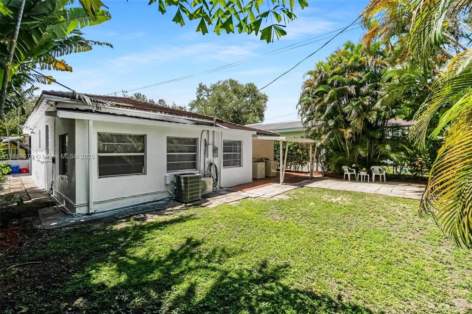 Small Image of 1107 EL RADO ST, Coral Gables Number 26