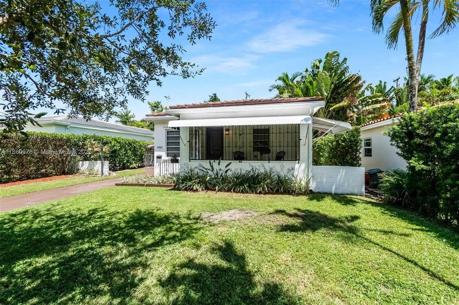 Small Image of 1107 EL RADO ST, Coral Gables Number 27