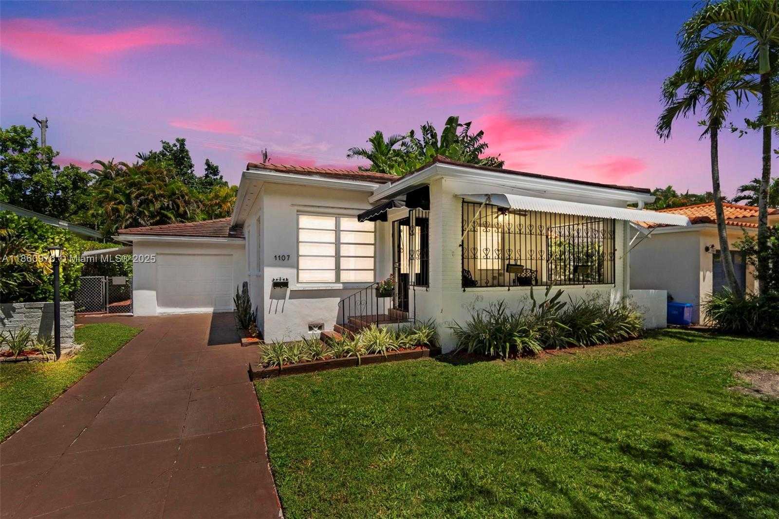Small Image of 1107 EL RADO ST, Coral Gables Number 31