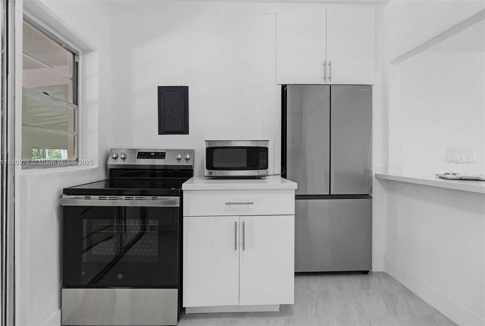 Small Image of 1107 EL RADO ST, Coral Gables Number 7
