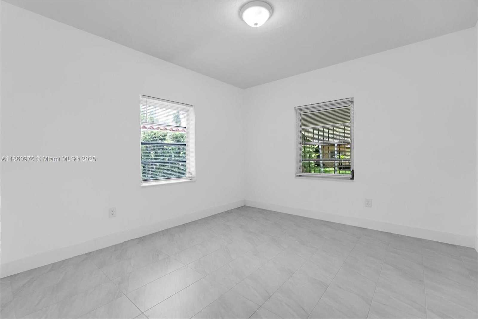 Small Image of 1107 EL RADO ST, Coral Gables Number 8
