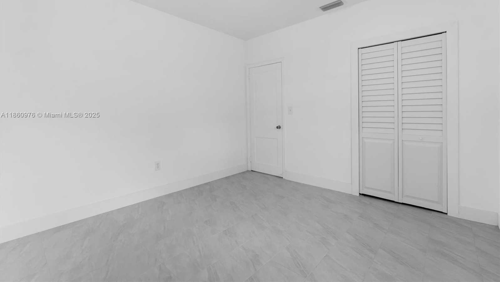 Small Image of 1107 EL RADO ST, Coral Gables Number 9
