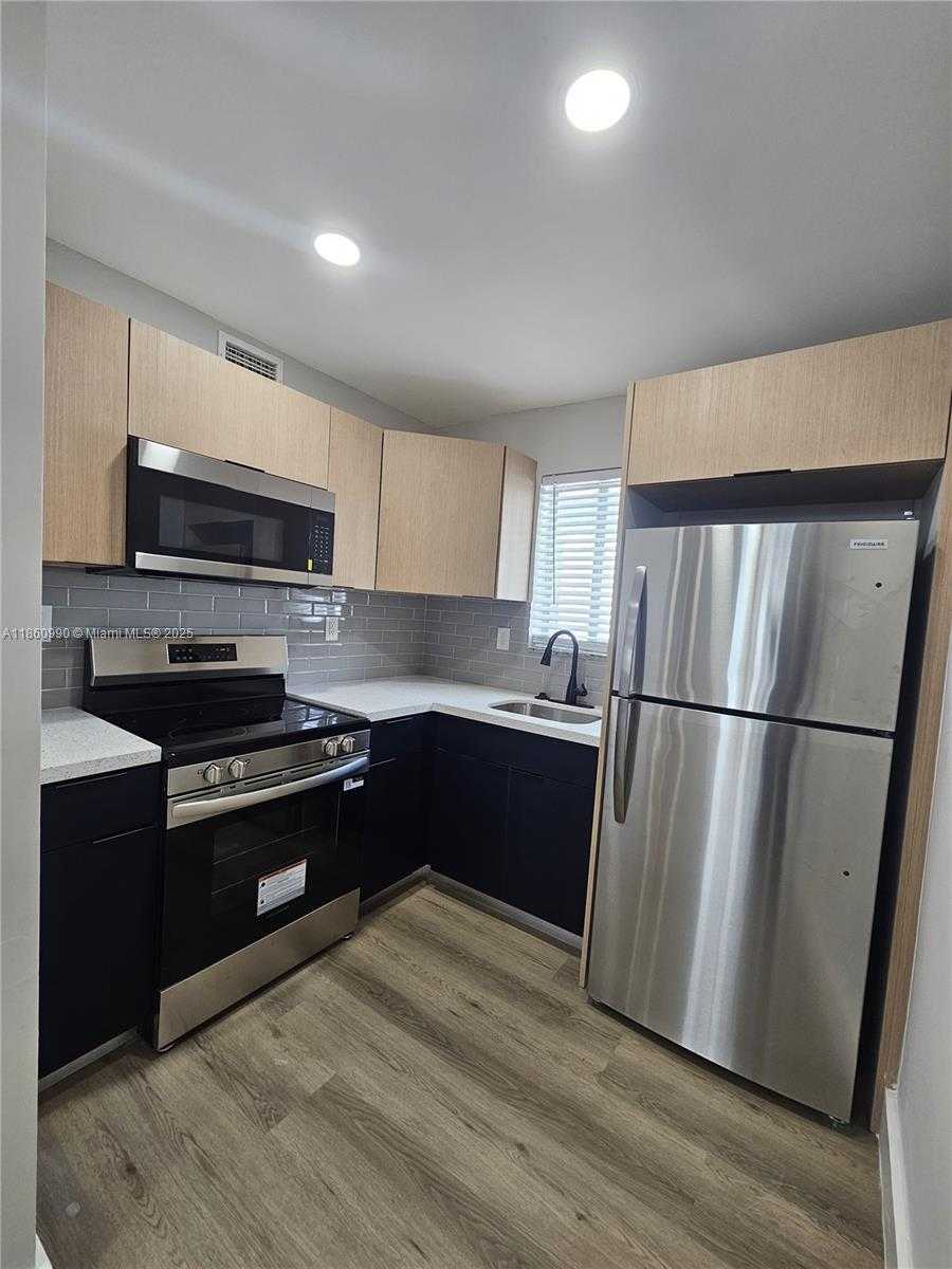 Small Image of 560 NORTH EAST 63RD ST #3, Miami Number 13