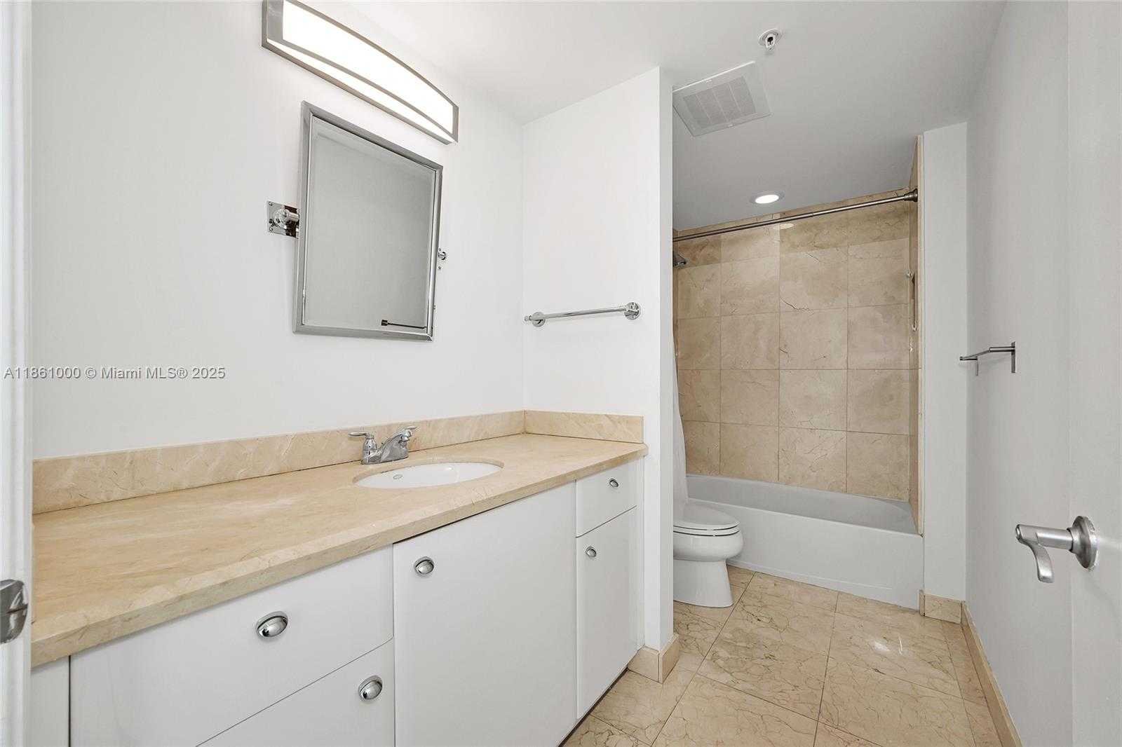 Small Image of 19400 TURNBERRY WAY #932, Aventura Number 10