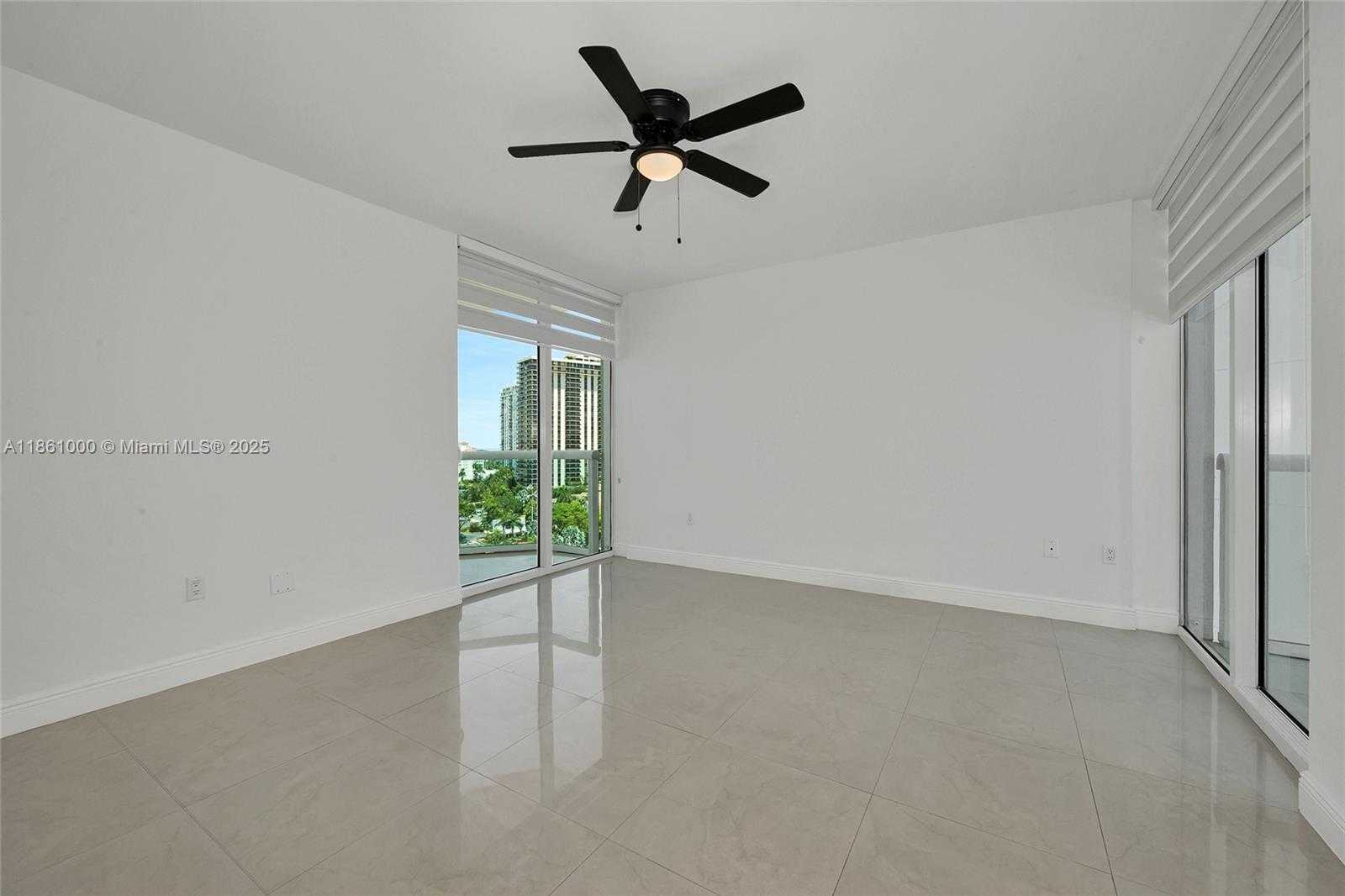 Small Image of 19400 TURNBERRY WAY #932, Aventura Number 11