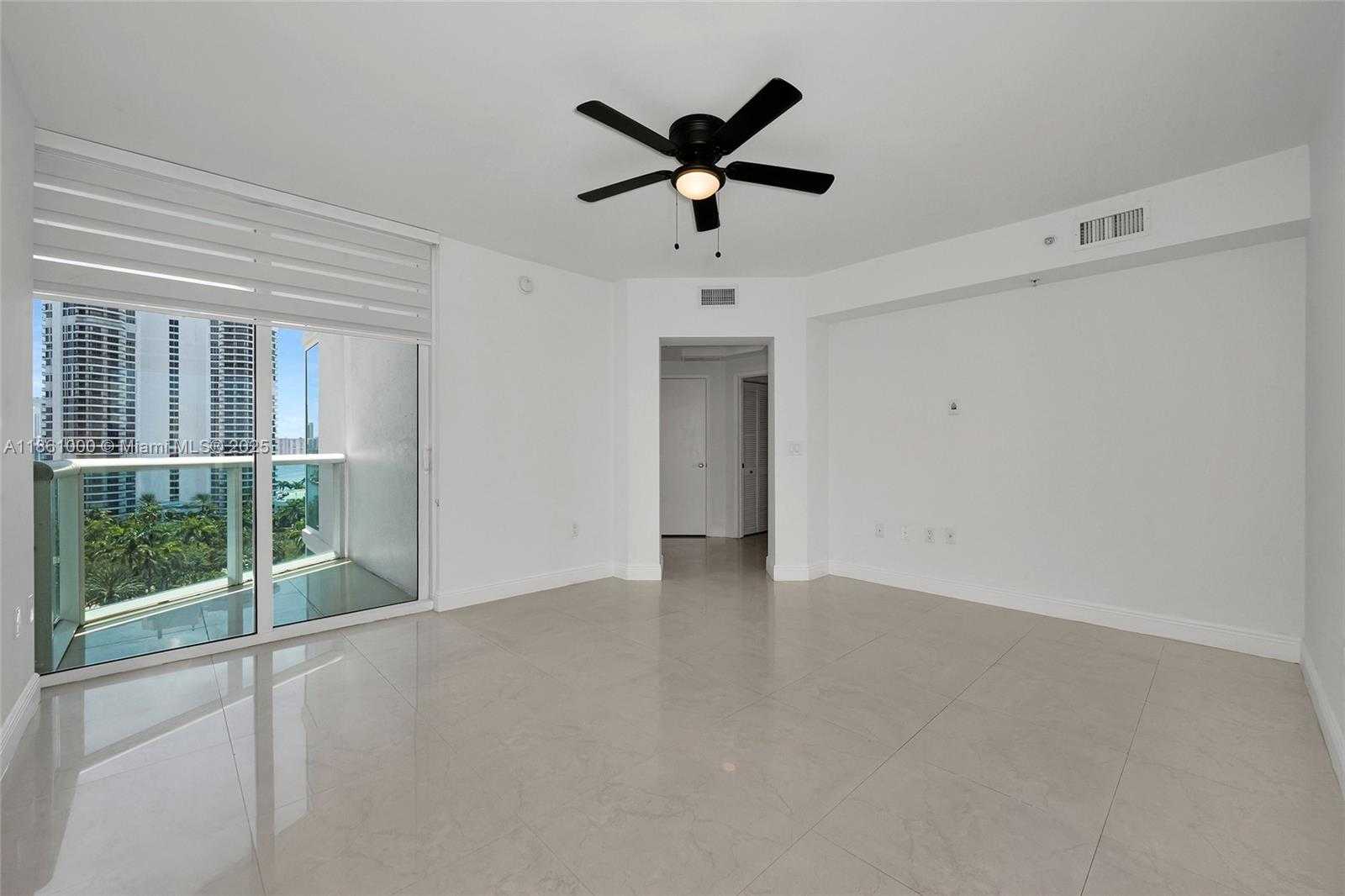 Small Image of 19400 TURNBERRY WAY #932, Aventura Number 12