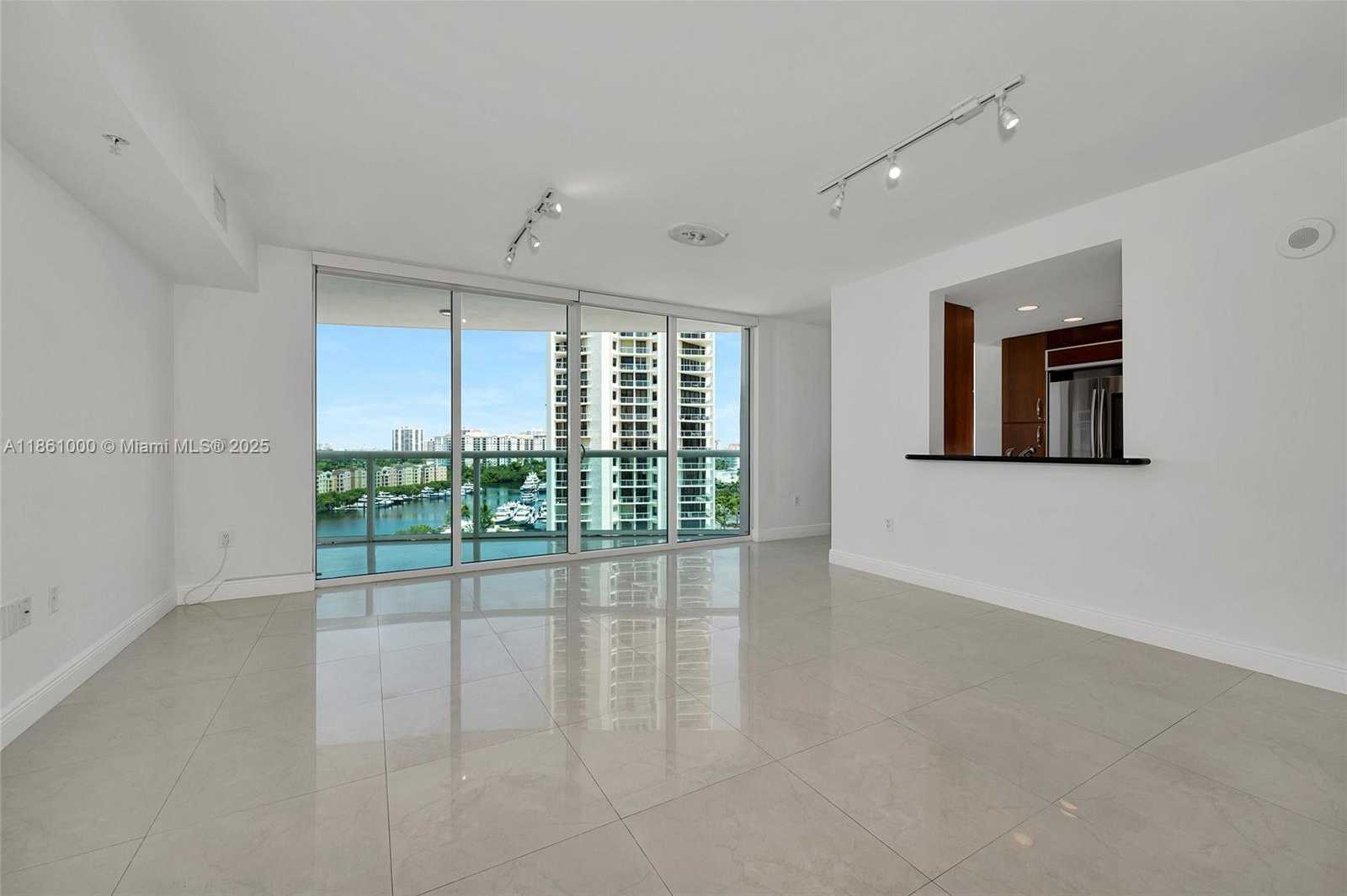 Small Image of 19400 TURNBERRY WAY #932, Aventura Number 2