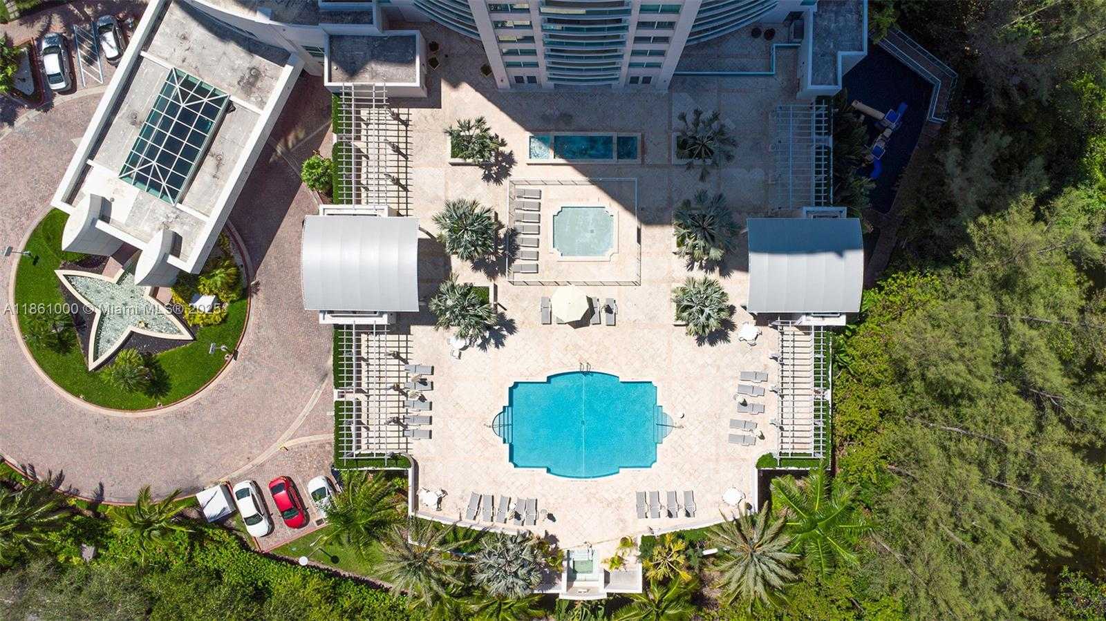 Small Image of 19400 TURNBERRY WAY #932, Aventura Number 25