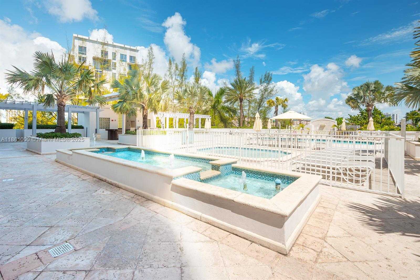 Small Image of 19400 TURNBERRY WAY #932, Aventura Number 26