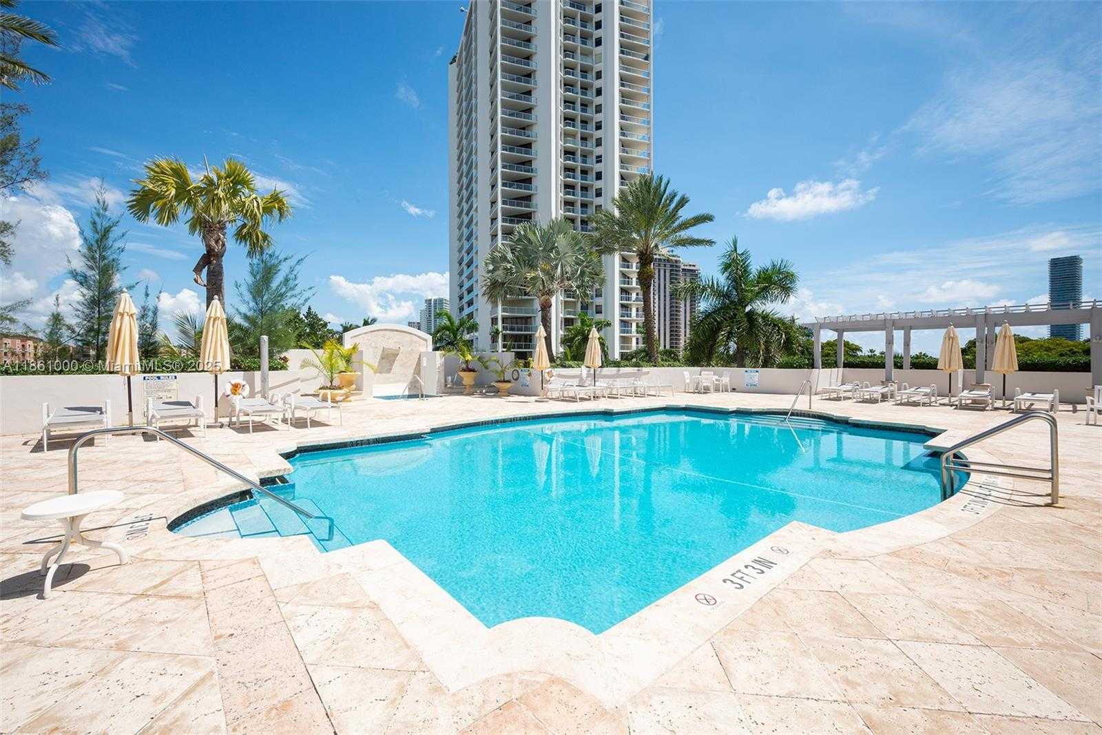Small Image of 19400 TURNBERRY WAY #932, Aventura Number 28