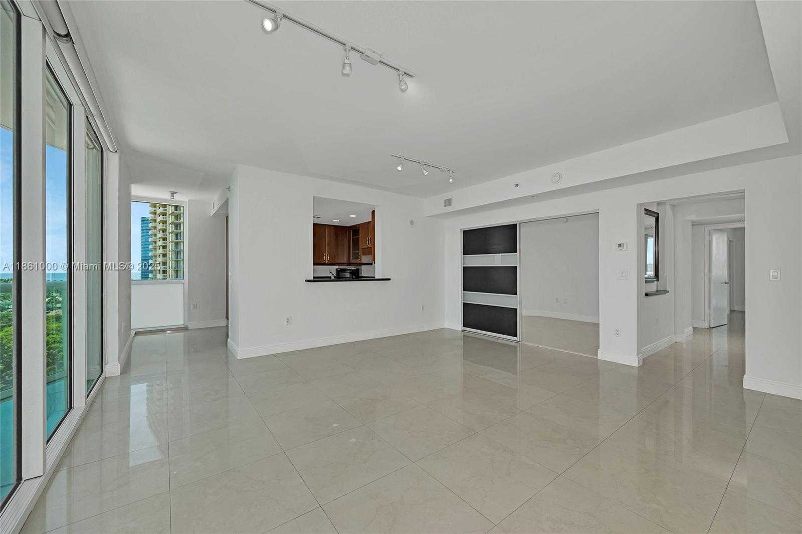 Small Image of 19400 TURNBERRY WAY #932, Aventura Number 3