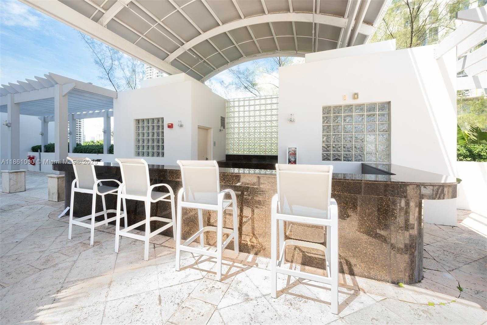 Small Image of 19400 TURNBERRY WAY #932, Aventura Number 30