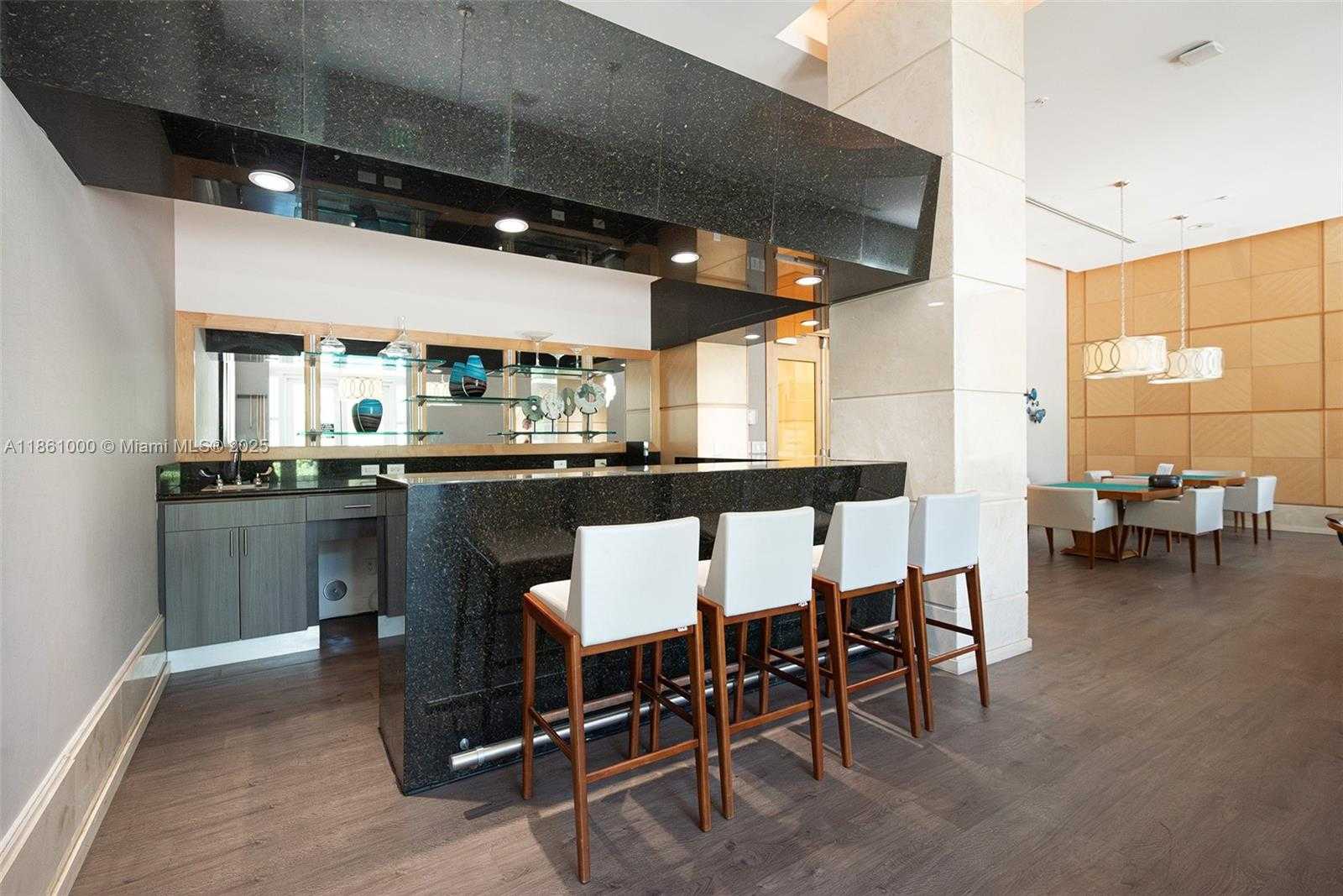 Small Image of 19400 TURNBERRY WAY #932, Aventura Number 37
