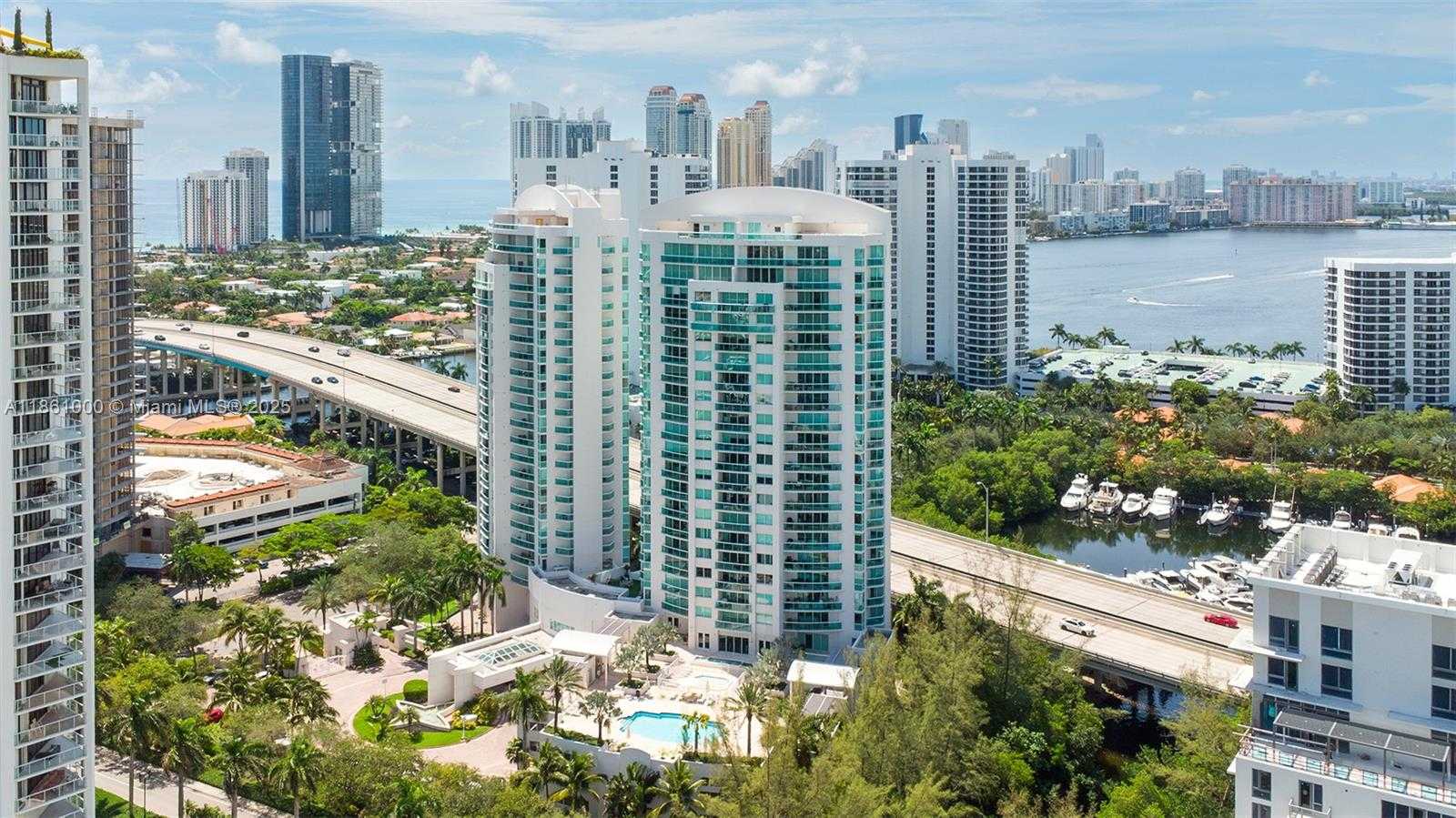 Small Image of 19400 TURNBERRY WAY #932, Aventura Number 40