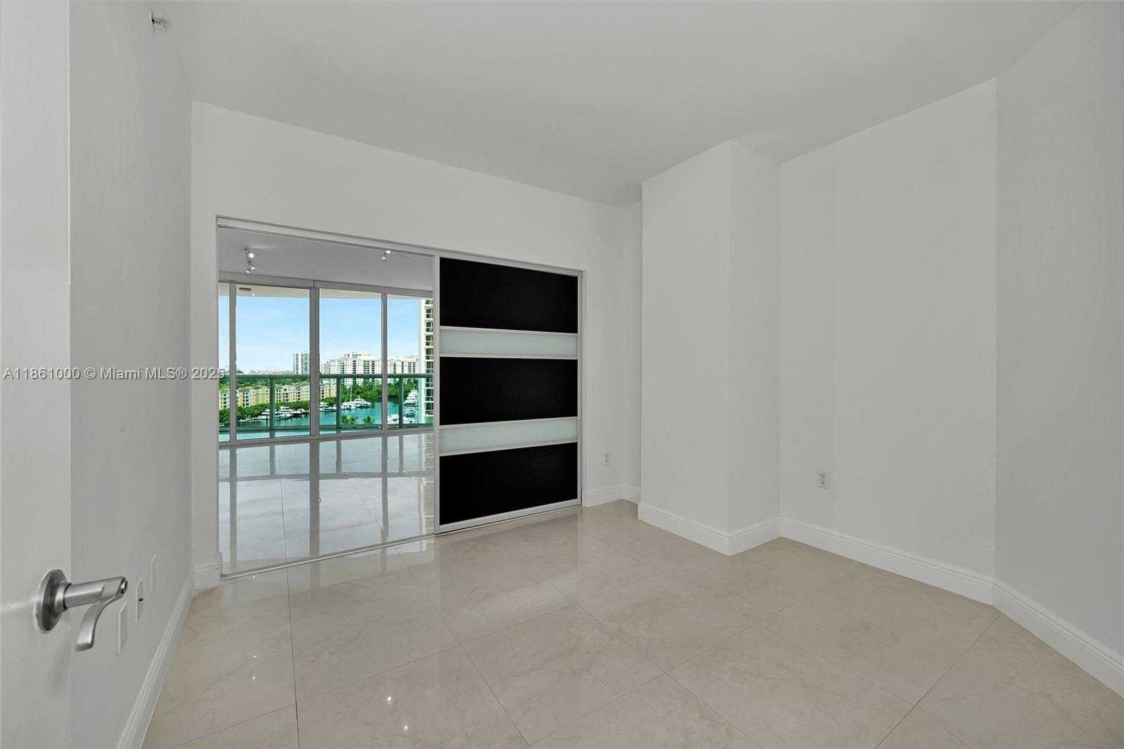 Small Image of 19400 TURNBERRY WAY #932, Aventura Number 6