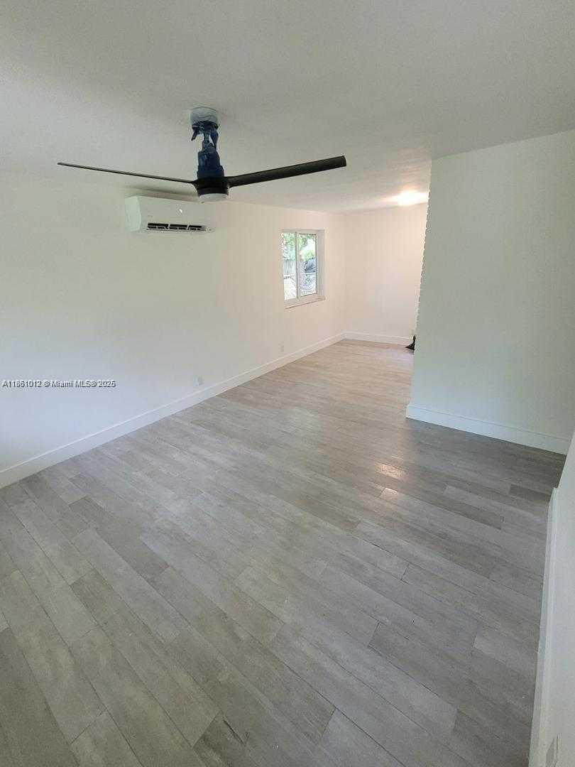 Small Image of 2823 POLK, Hollywood Number 17