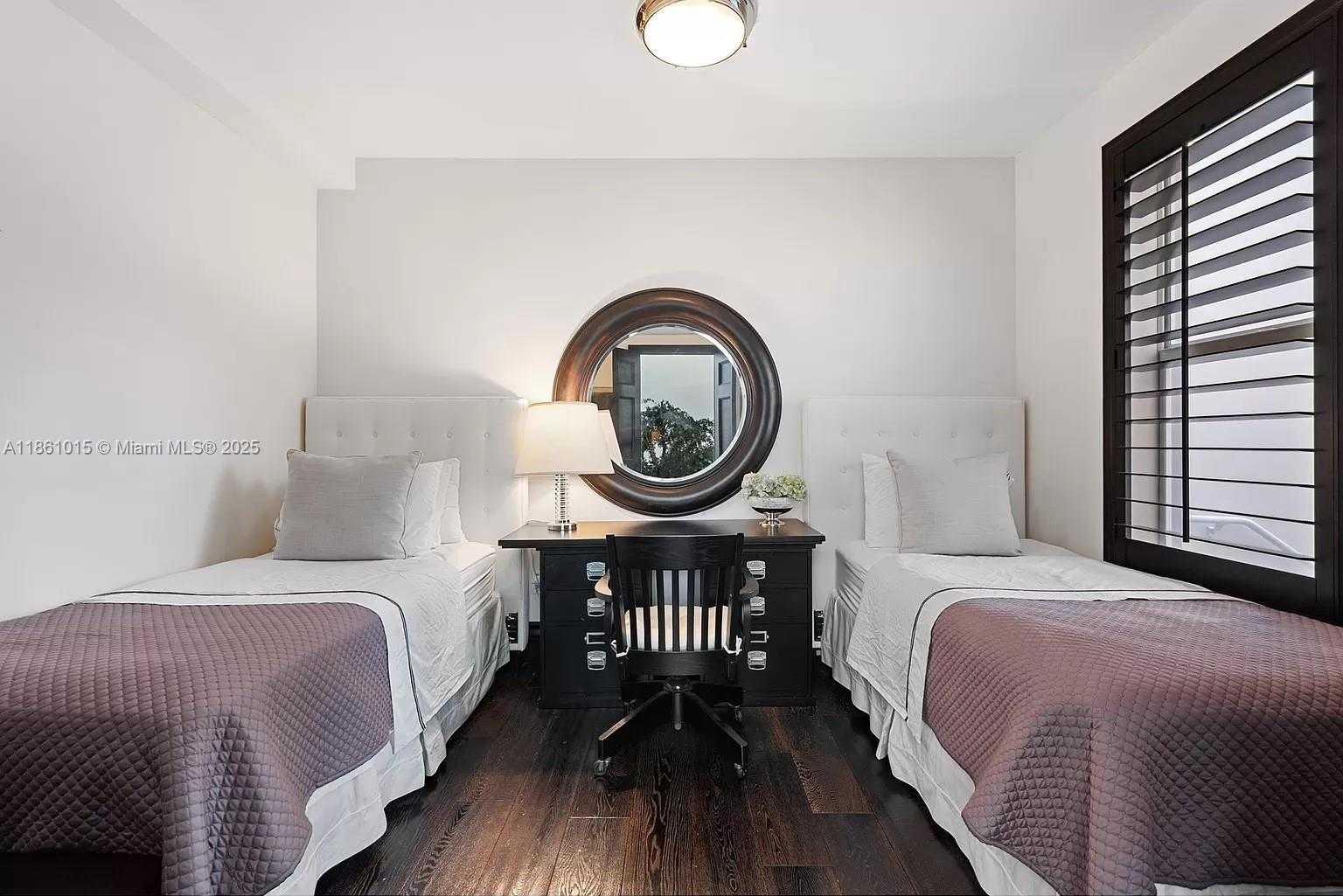 Small Image of 6101 WEST LAGUNA DR W #6101, Miami Beach Number 16