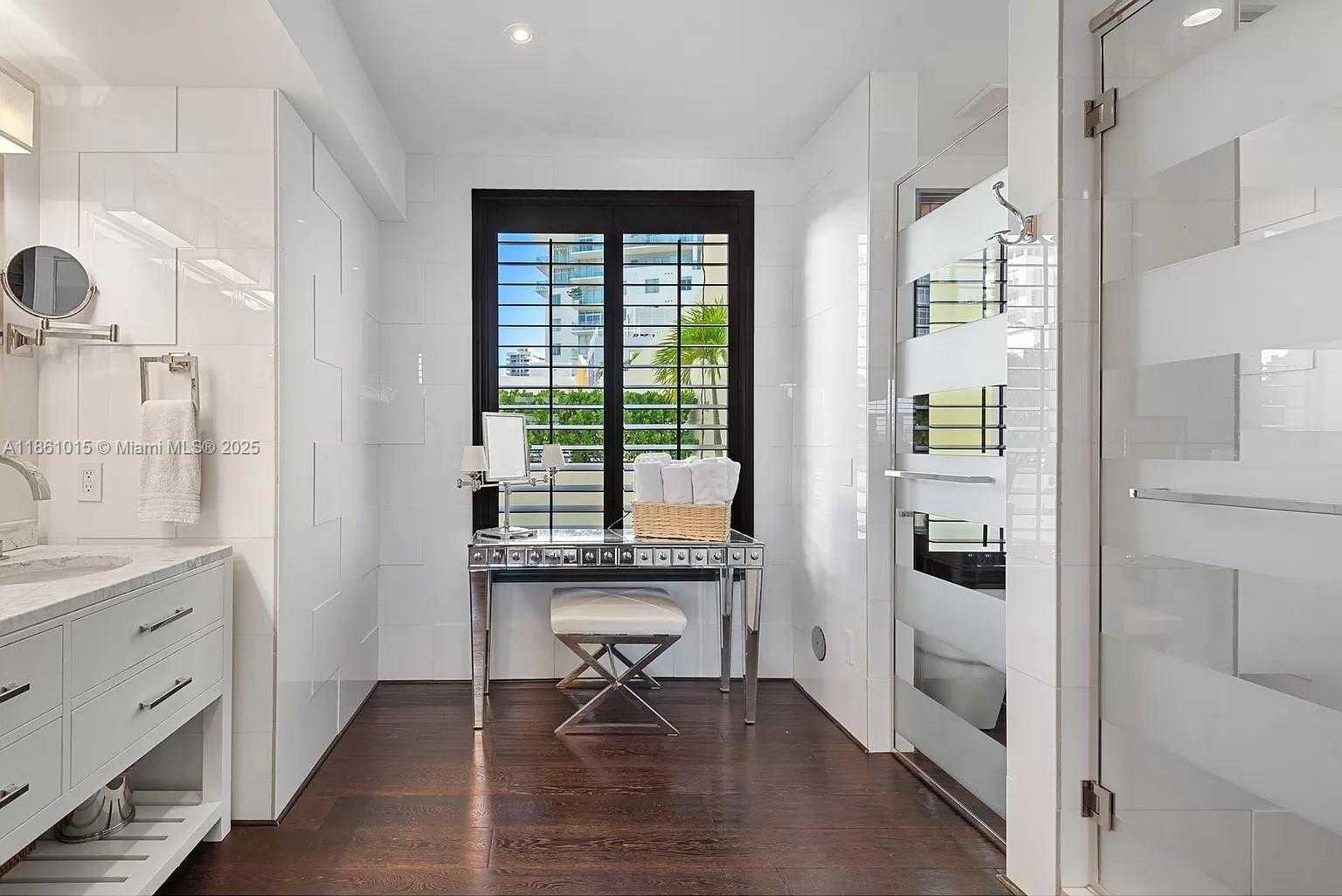 Small Image of 6101 WEST LAGUNA DR W #6101, Miami Beach Number 23