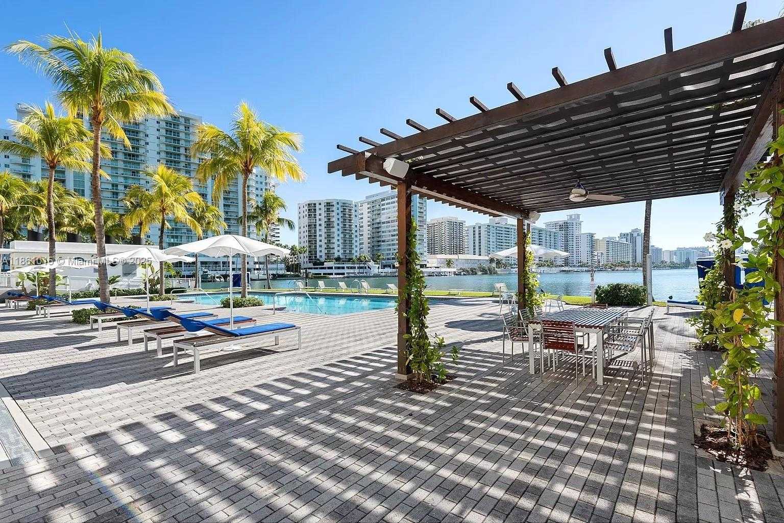 Small Image of 6101 WEST LAGUNA DR W #6101, Miami Beach Number 29