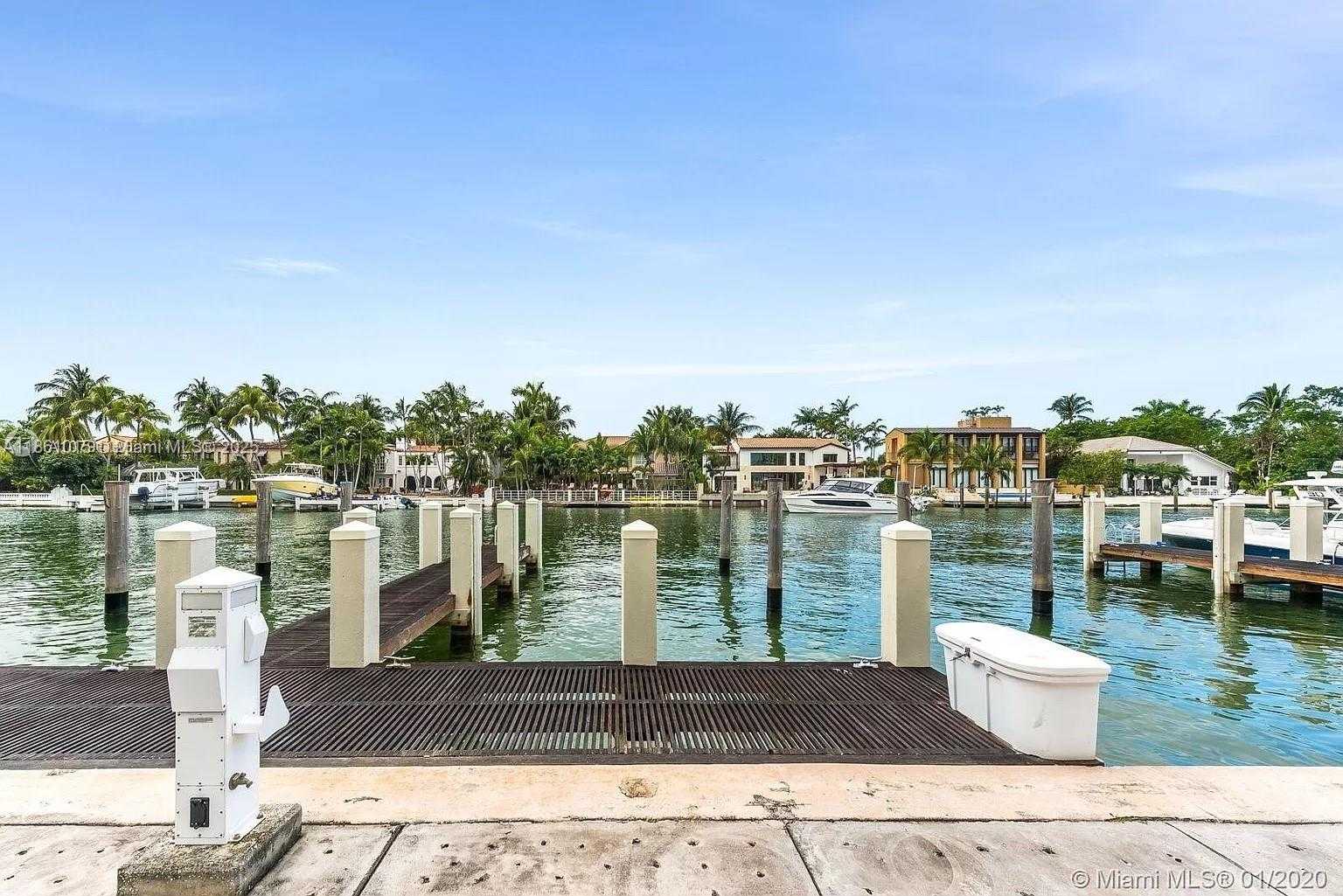 Small Image of 6101 WEST LAGUNA DR W #6101, Miami Beach Number 3
