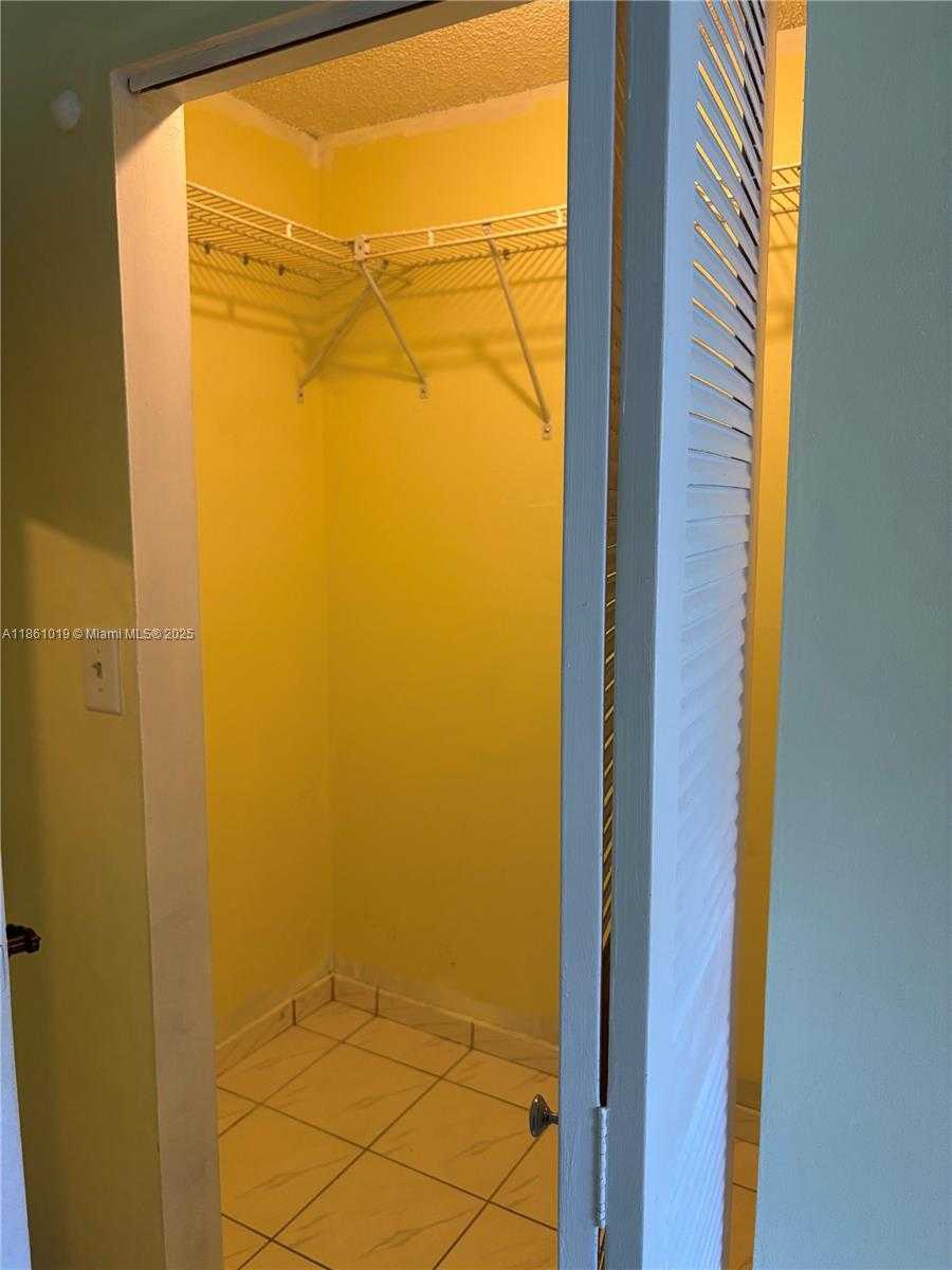 Small Image of 8883 FONTAINEBLEAU BLVD #202, Miami Number 10