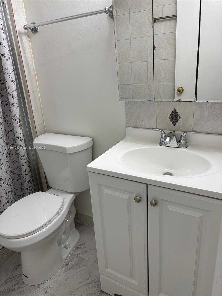 Small Image of 8883 FONTAINEBLEAU BLVD #202, Miami Number 11