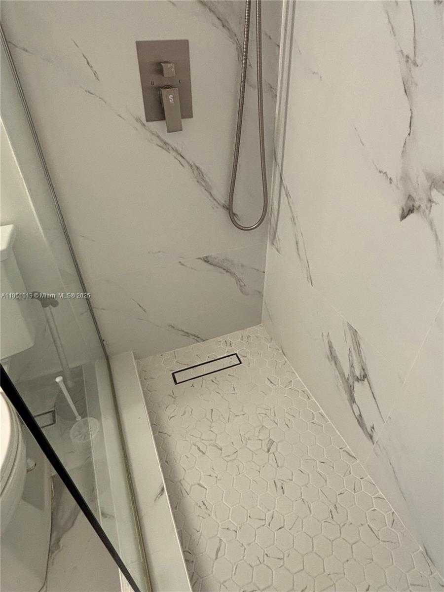 Small Image of 8883 FONTAINEBLEAU BLVD #202, Miami Number 15