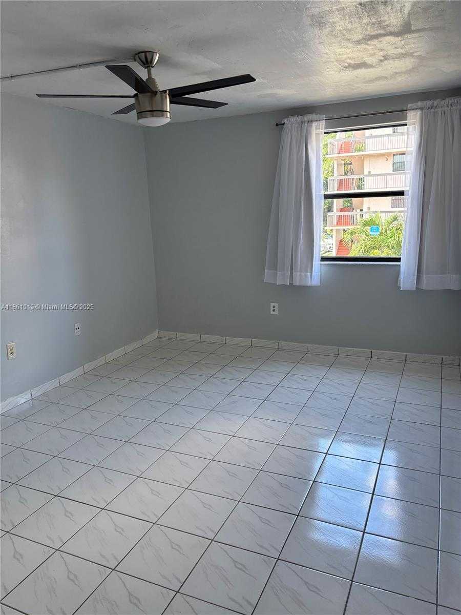 Small Image of 8883 FONTAINEBLEAU BLVD #202, Miami Number 18