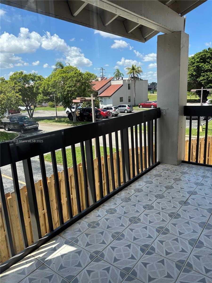 Small Image of 8883 FONTAINEBLEAU BLVD #202, Miami Number 20