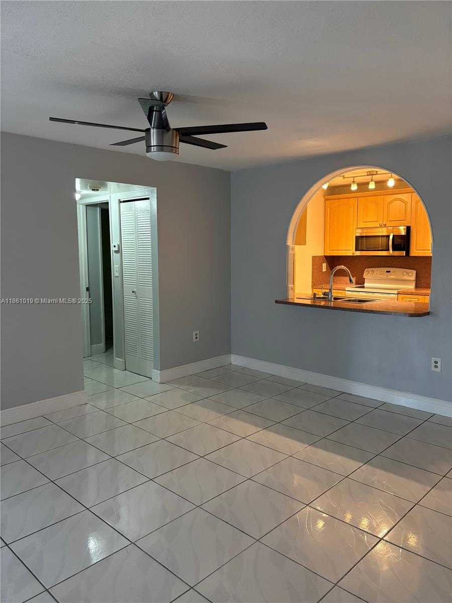Small Image of 8883 FONTAINEBLEAU BLVD #202, Miami Number 21