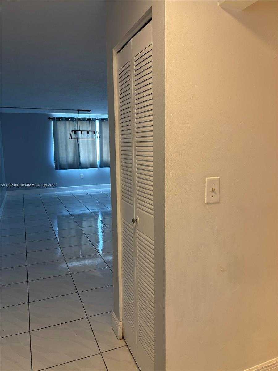 Small Image of 8883 FONTAINEBLEAU BLVD #202, Miami Number 23