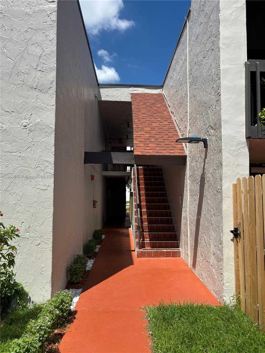 Small Image of 8883 FONTAINEBLEAU BLVD #202, Miami Number 27