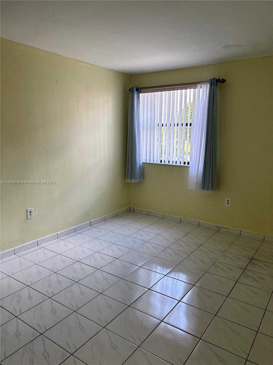 Small Image of 8883 FONTAINEBLEAU BLVD #202, Miami Number 9